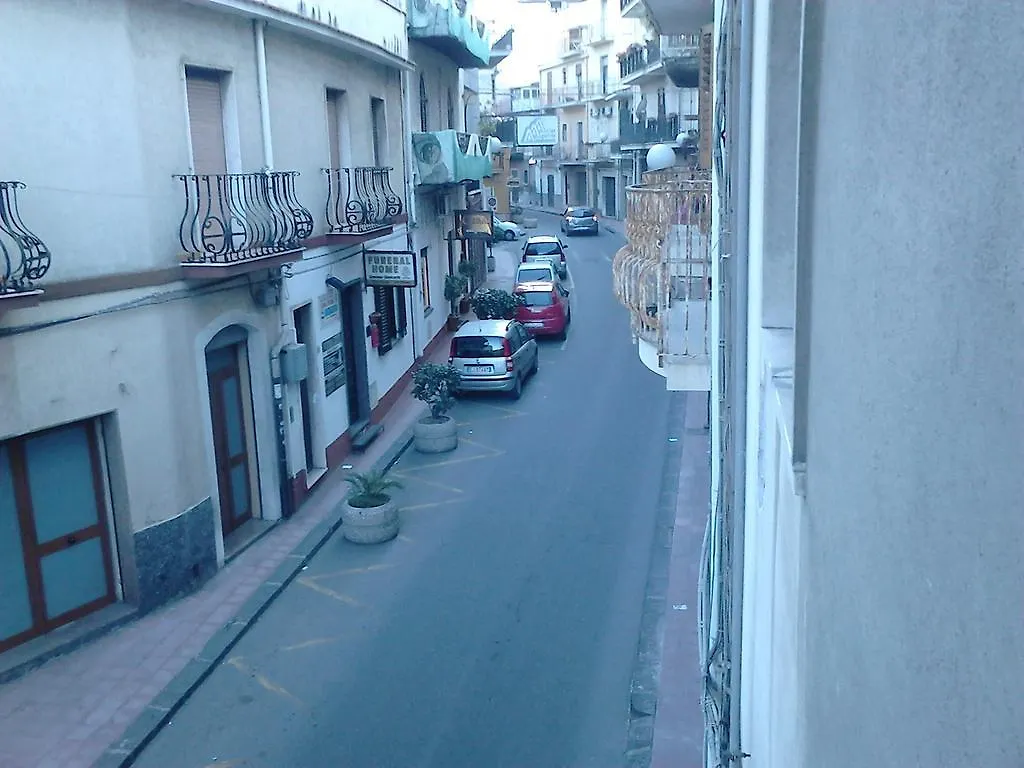 Apartamento Giardini-Naxos Via Umberto 25